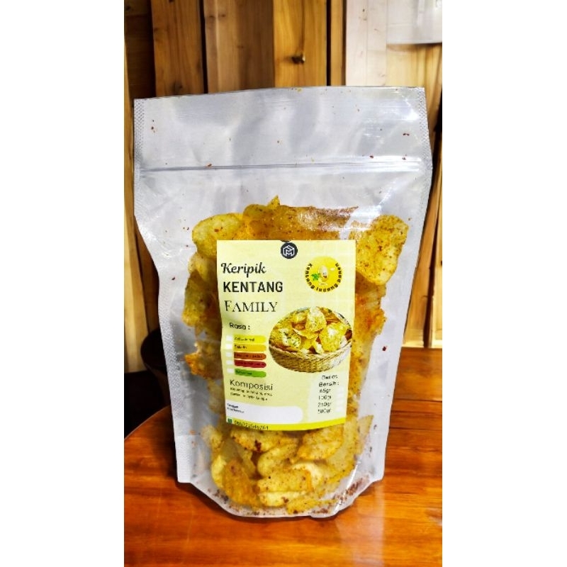

keripik kentang rasa pedas 100gram