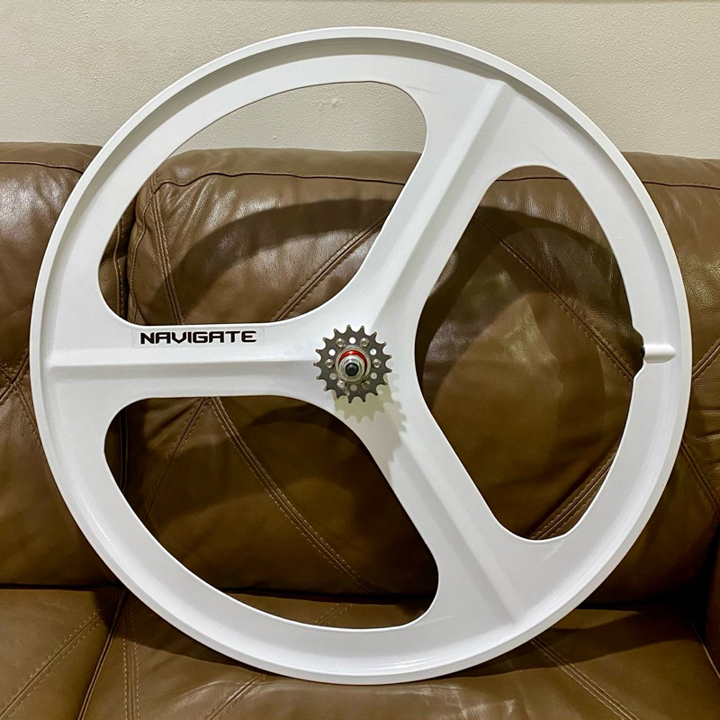 Wheelset Belakang Fixie Navigate Warna Putih Glossy Bahan Magnesium Alloy