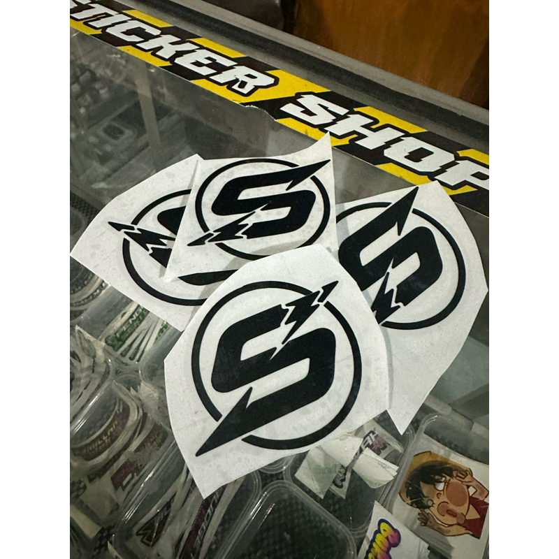 

stiker S kutting hitam