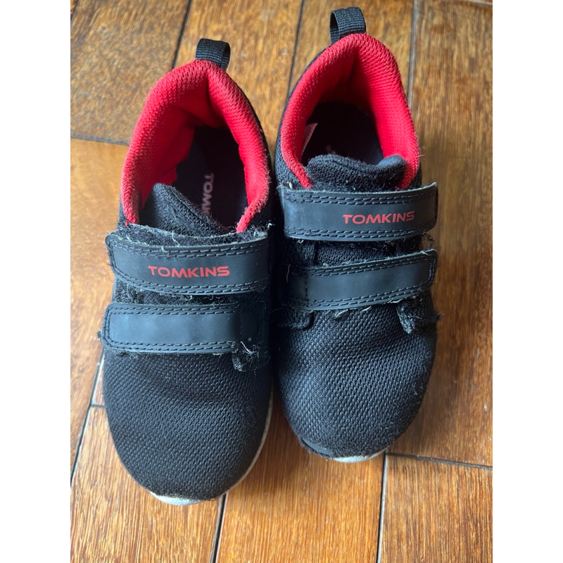 PRELOVED SEPATU SEKOLAH ANAK TOMKINS HITAM