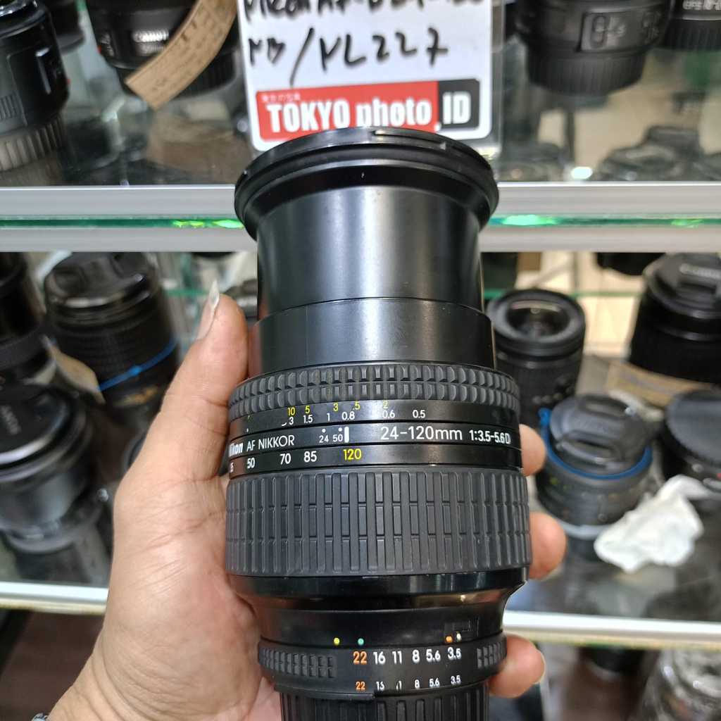 Nikon AF-D 24-120mm legend