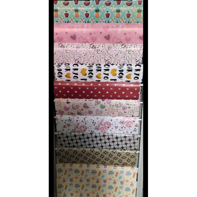 

KERTAS KADO MERK KIKY/SIDU UNTUK BUNGKUS BED COVER/SPREI KADO PERNIKAHAN