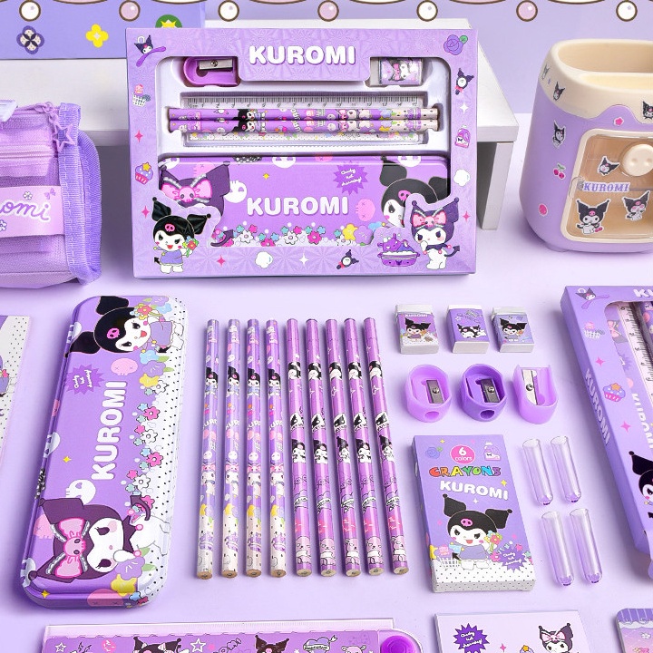 

Hadir Hebat SET ALAT TULIS SANRIO ISI TEMPAT PENSIL BUKU CATATAN MINI PENSIL RAUTAN PENGHAPUS DAN PENGGARIS