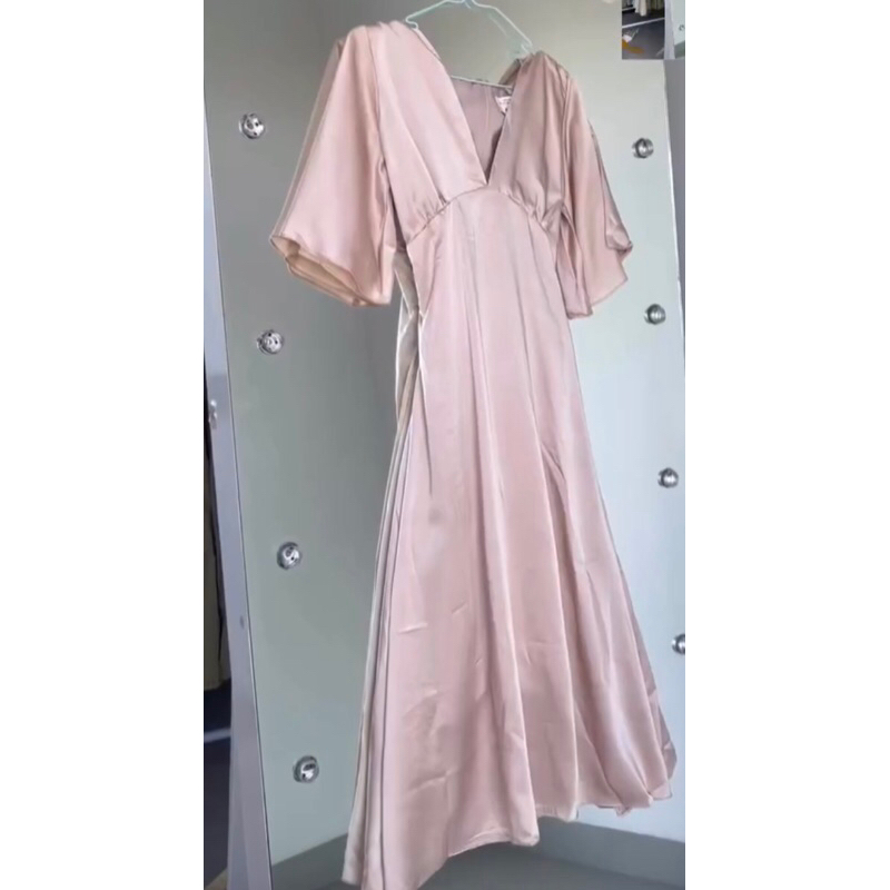 Preloved Dress Pesta Gold Vneck lengan trumpet / Midi Dress / Party Dress / Bridesmaid Dress / Siste