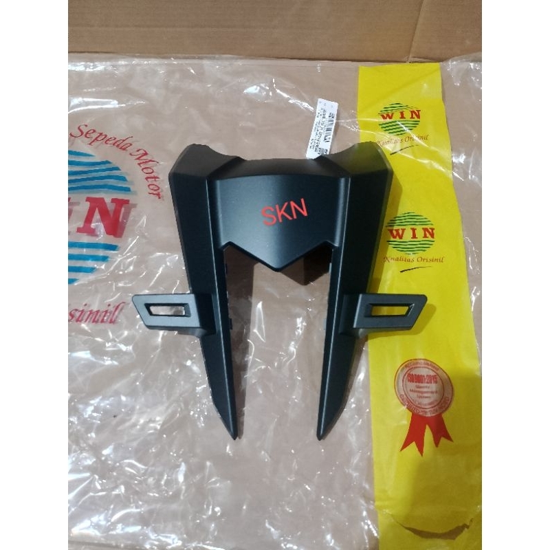PANEL TAMENG DASI DUDUKAN PLAT NOMOR VARIO NEW 2023 GEN 2 K2V HITAM DOFF MEREK WIN