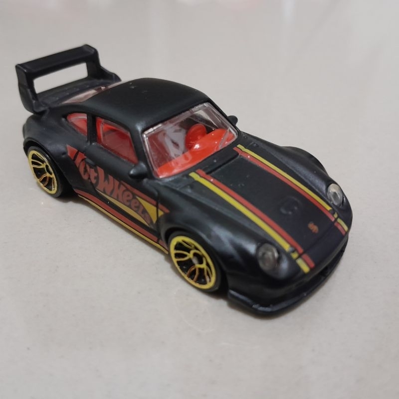 hotwheels black pearl gold 55 th porsche 993 gt2