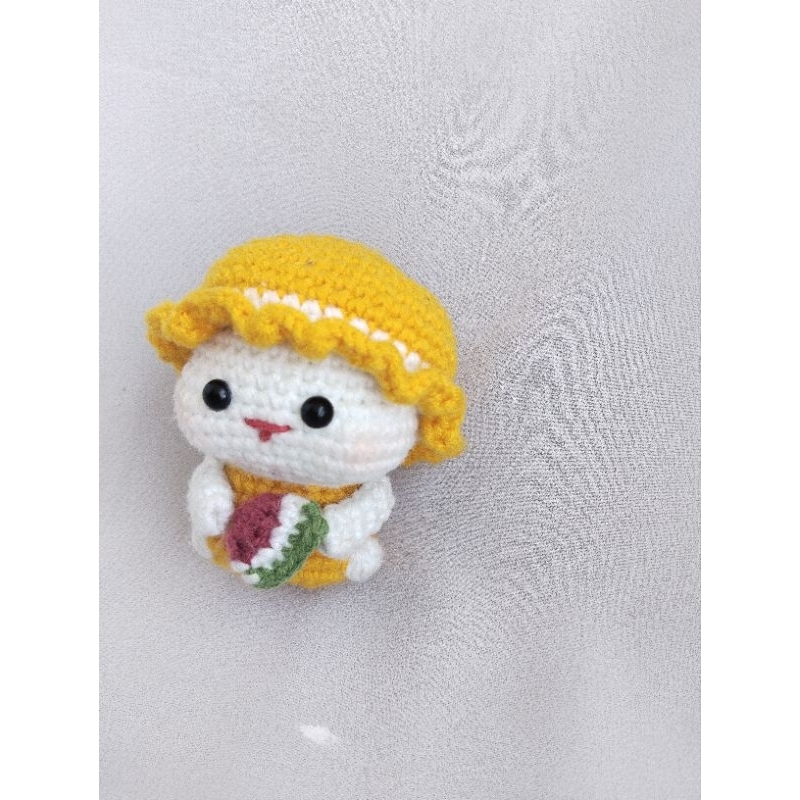 Ganci mini amigurumi boneka rajut Kelinci bawa semangka