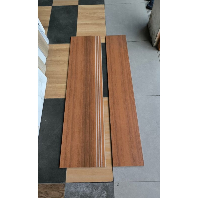 GRANIT TANGGA MOTIF KAYU 30X120+DINDING 20X120