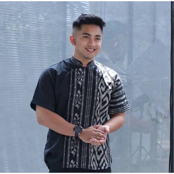 Hakim Kemeja Pendek Pria Kerah Shanghai Tenun ikat Troso Jepara NTT Toraja tenun asli kemeja pria ke