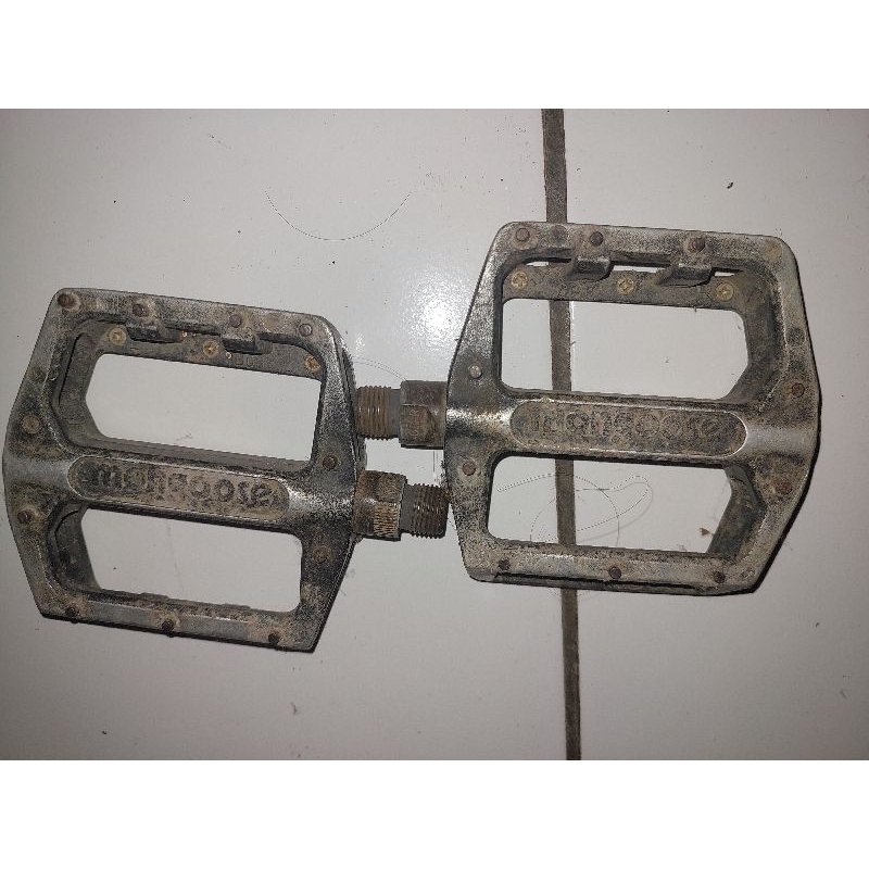 pedal sepeda mtb