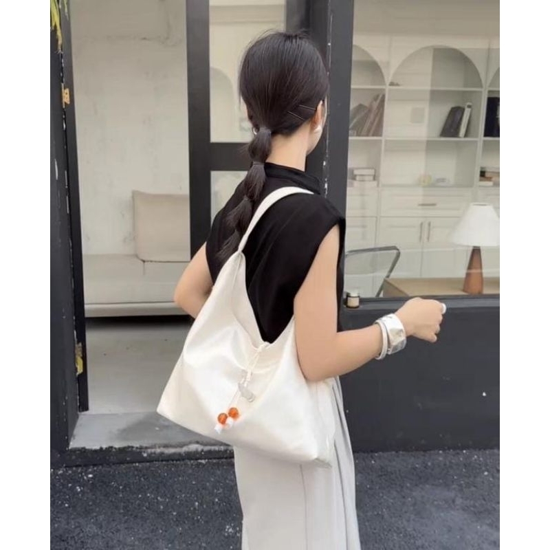 Gusachi Hobo Nylon Bag size L Beige