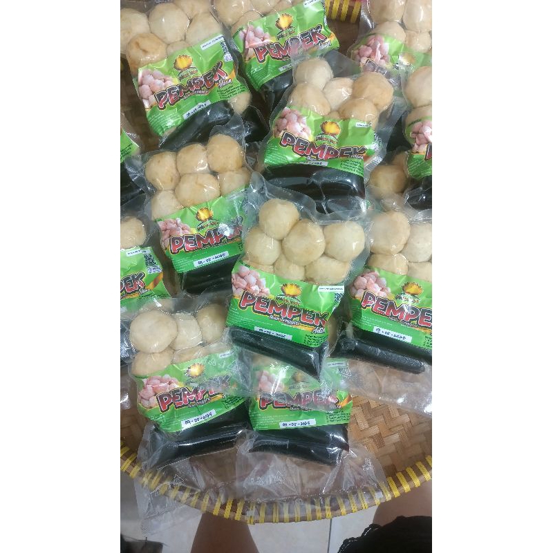 

pempek Adaan