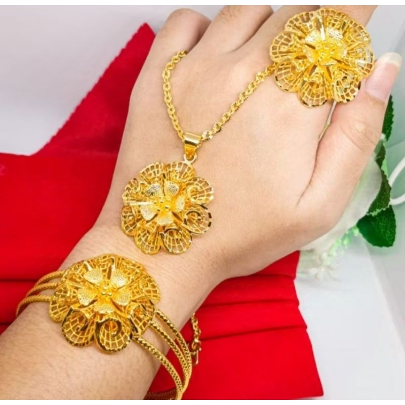 Satu Set perhiasan Kendari Berlapis Emas 24k