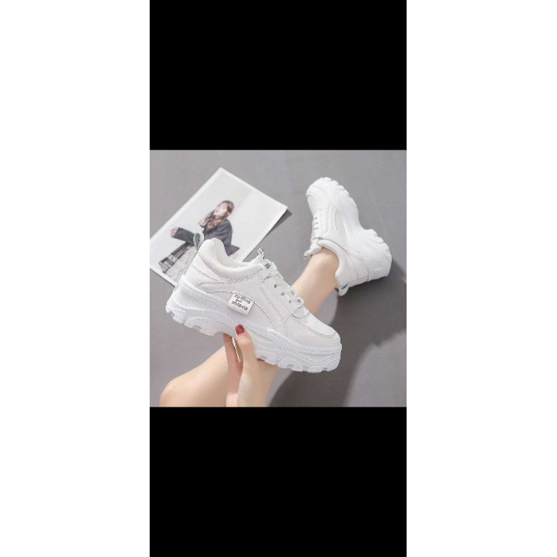 sepatu putih cewek