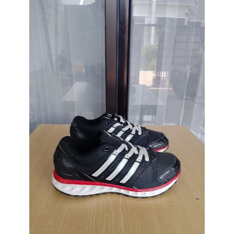 Sepatu Second Branded 4D1D45 Falcon Elite Hitam Size 36. Sneakers Pria Wanita