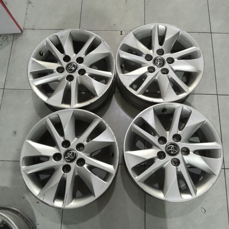 Velg Mobil Innova Reborn R16 Ring 16