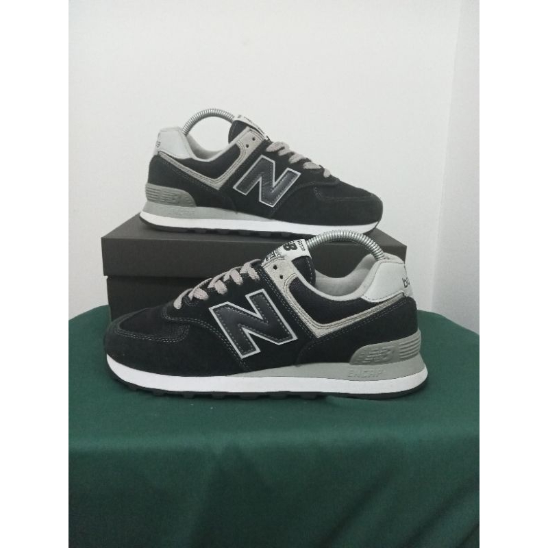 NB 574 Classic Black White ( Second Original )