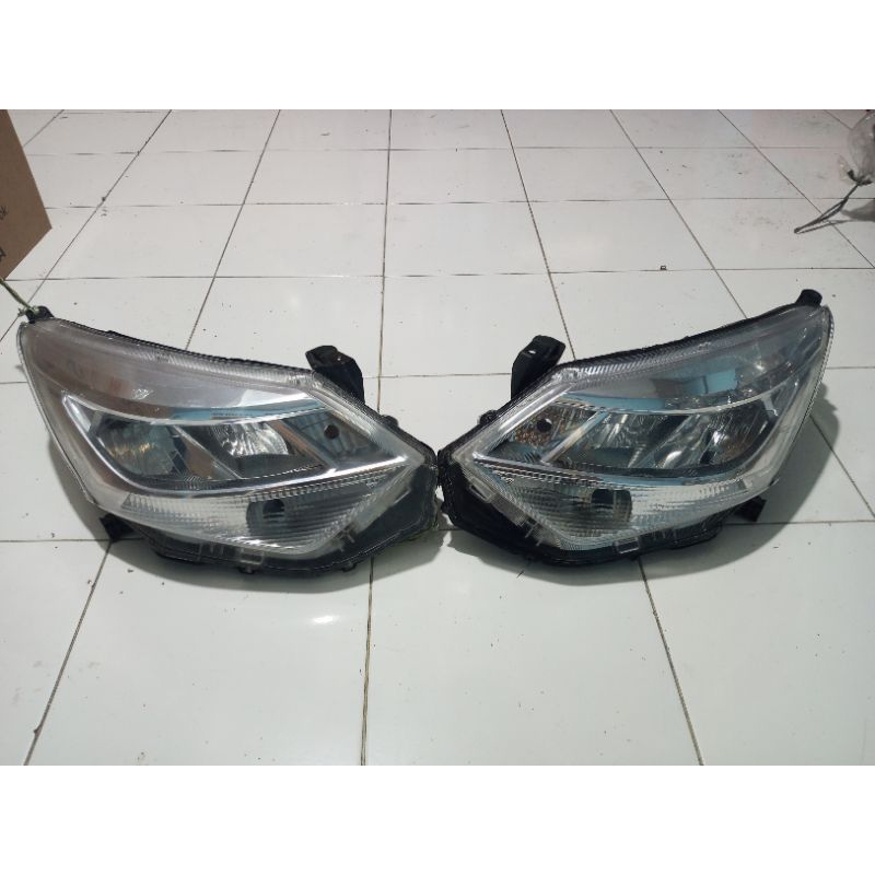 Headlamp Lampu Depan Sigra 2022-2024