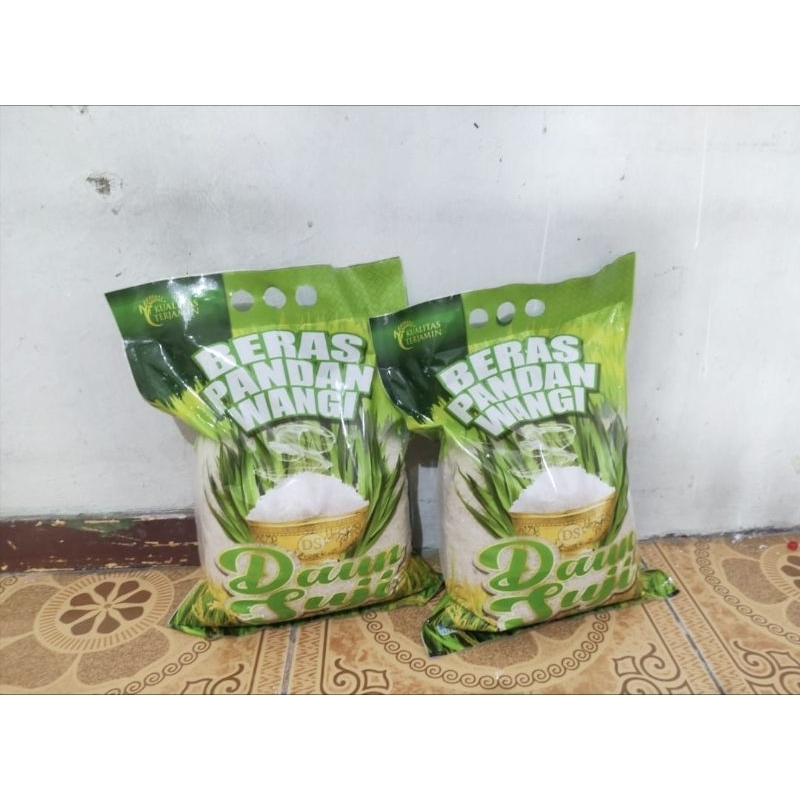 

BERAS PANDANWANGI DAUN SUJI UKURAN 5 liter (3.5 KG)