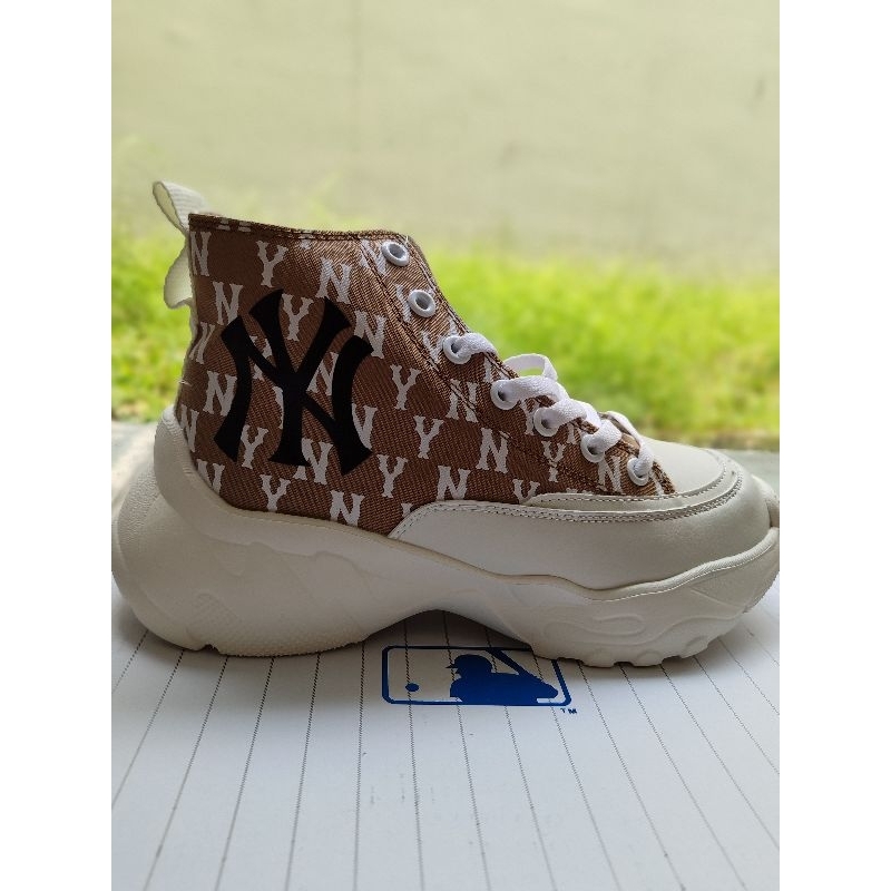 sepatu sneakers NY MLB