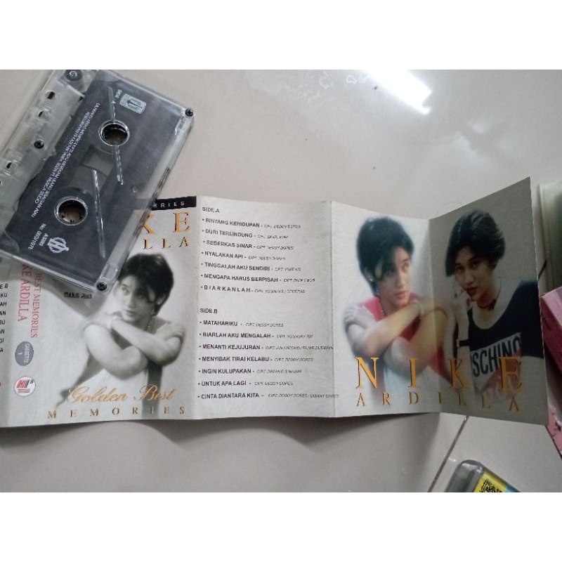 kaset nike ardila golden memories