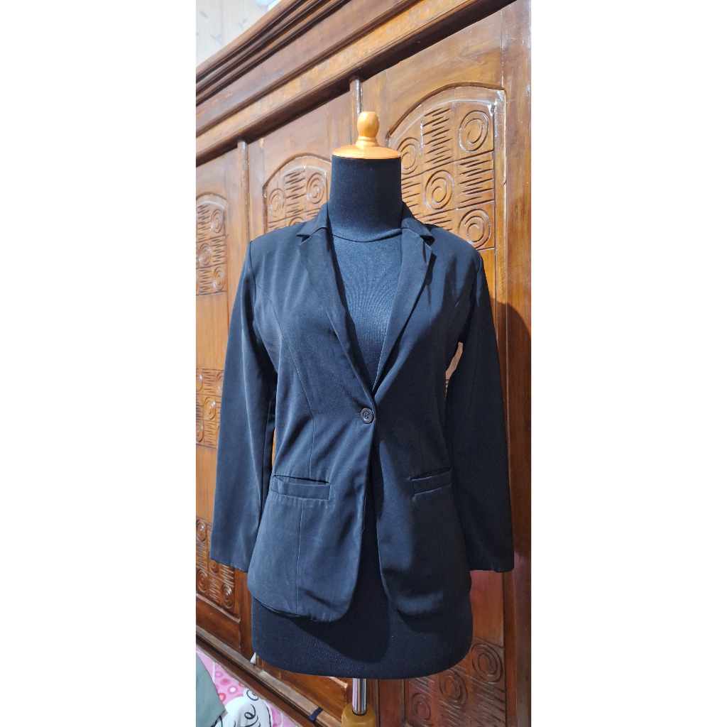Blazer Wanita Hitam Pekat