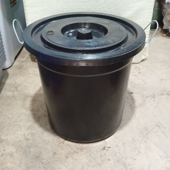 Ember Plastik 30 Liter Hitam / Ember Kamar Mandi Plastik Hitam 30 Liter/ Drum Air / Tong Sampah 8 GL
