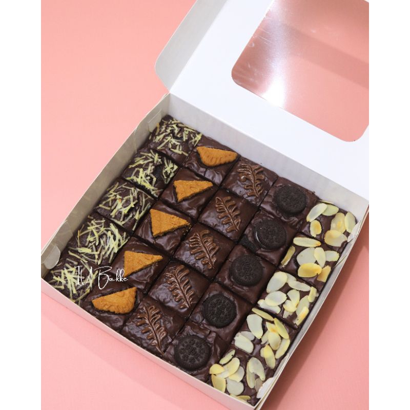 

fudgy brownies 20x20 medium