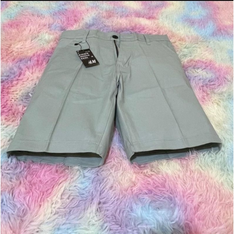 celana pendek chinos h&m hitam//celana pendek chinos h&m krem//celana pendek chinos h&m abu//celana 