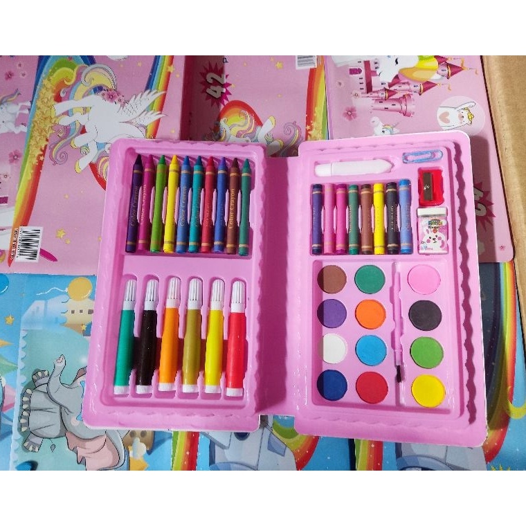

Pasti Sampai CRAYON SET ART 42pcs