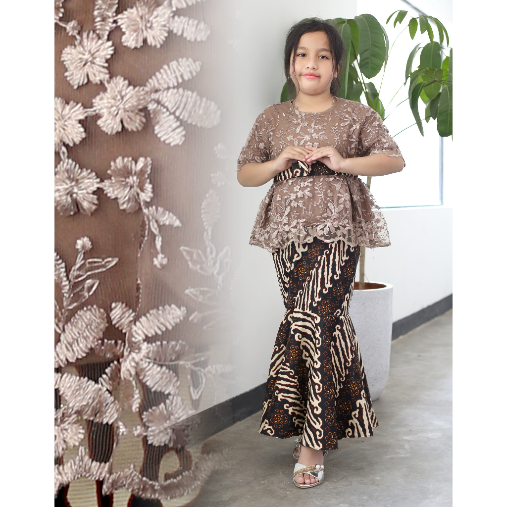 SETELAN KEBAYA ANAK PEREMPUAN Kebaya Brukat Tile Anak Rok Panjang/Kebaya AnakTanggung/Kebaya modern