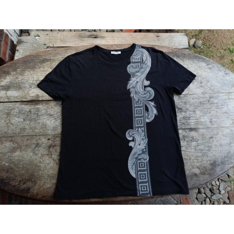 kaos second merk Versace