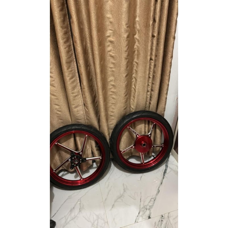 VND AK55-17 WARNA MERAH ASLI PLUS BAN MAXXIS VICTA (SECOND LIKE NEW)