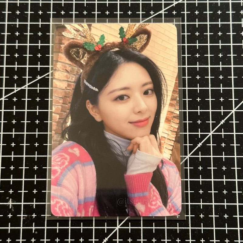 [READY] Photocard Official Yuna Itzy pob withdrama christmas - Crazy in love