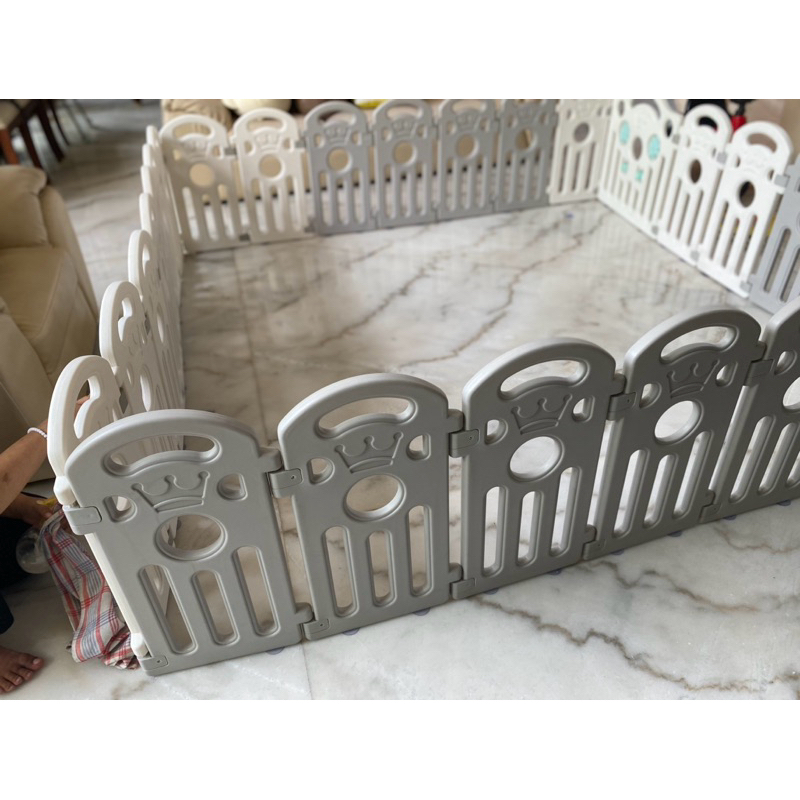 Tromso Children Fence / Safety Gate / Pagar Anak 24+2 white gray Preoved