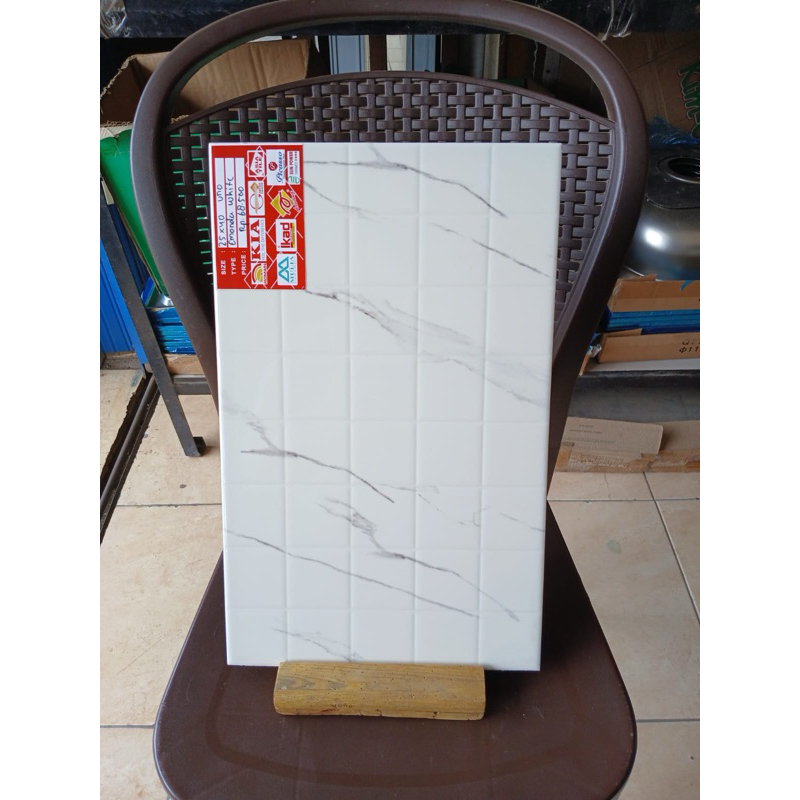 keramik dinding uno 25x40 emonda white