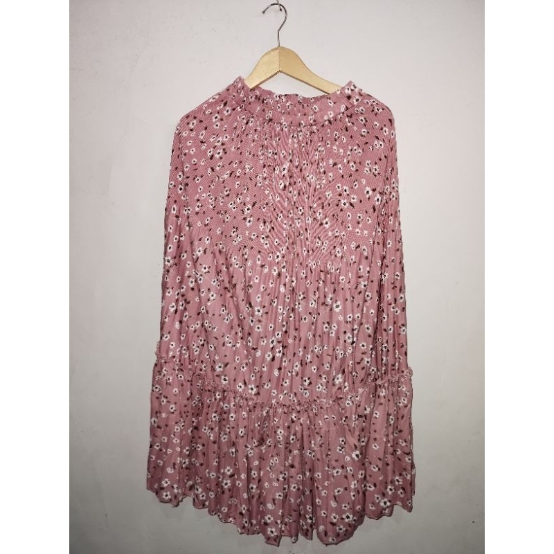 Rok plisket kecil motif bunga bunga yang lagi viral