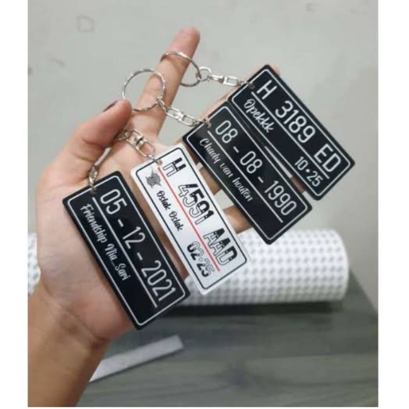 ganci unik ganci custom nama akrilik