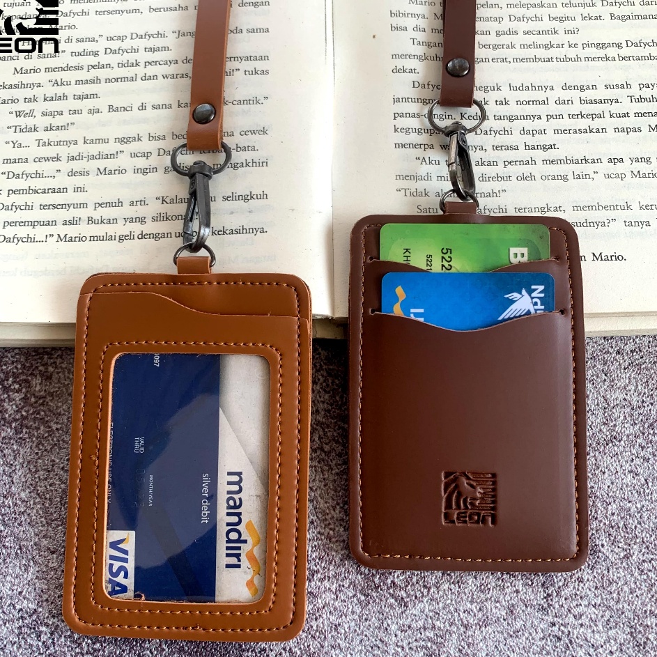 

Murah Bermutu Name Tag ID Card Kulit Holder NTS38 Name Tag Lanyard Kulit 3 Slot Kartu ID Card Kulit Termurah