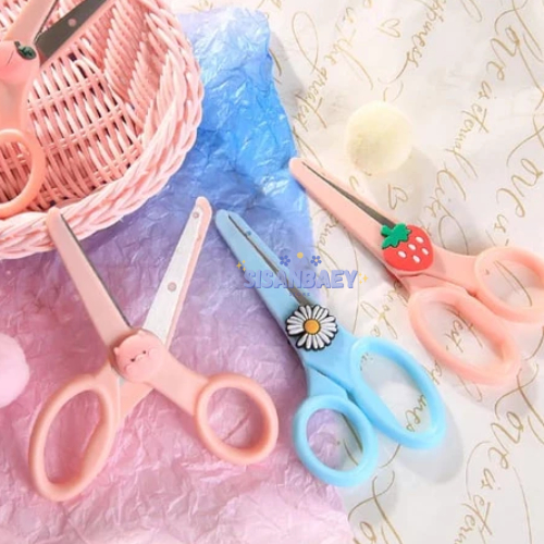 

Gunting Kertas Mini Karakter Lucu Alat Pemotong Kertas Kerajinan Tangan Anak Sekolah Scissor Stainless Ujung Tumpul