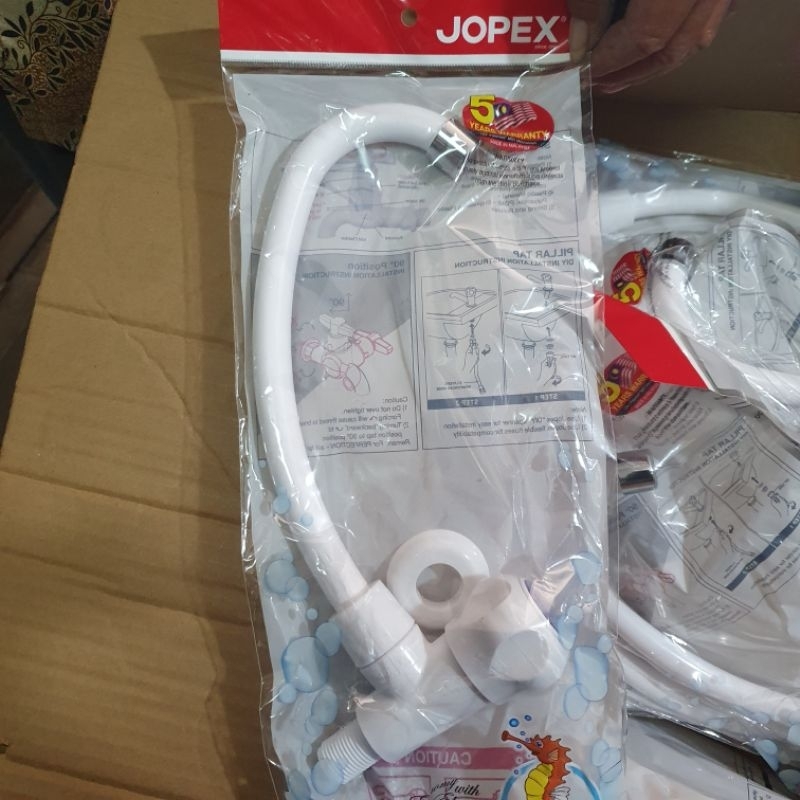 kran wastafel washtafel bak cuci piring angsa nempel tembok plastik JOPEX