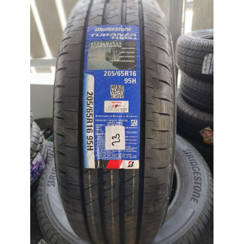 Bridgestone turanza 205 65 R16 ban mobil reborn innova