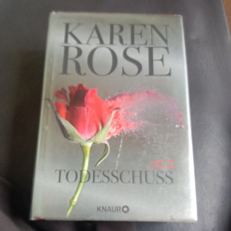 buku KAREN ROSE