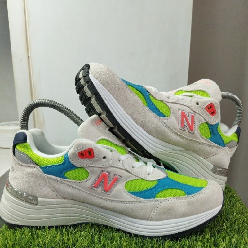 SEPATU SNEAKERS NB 992 SECOND