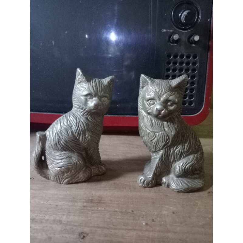 vintage cat Kuningan antik, kuno