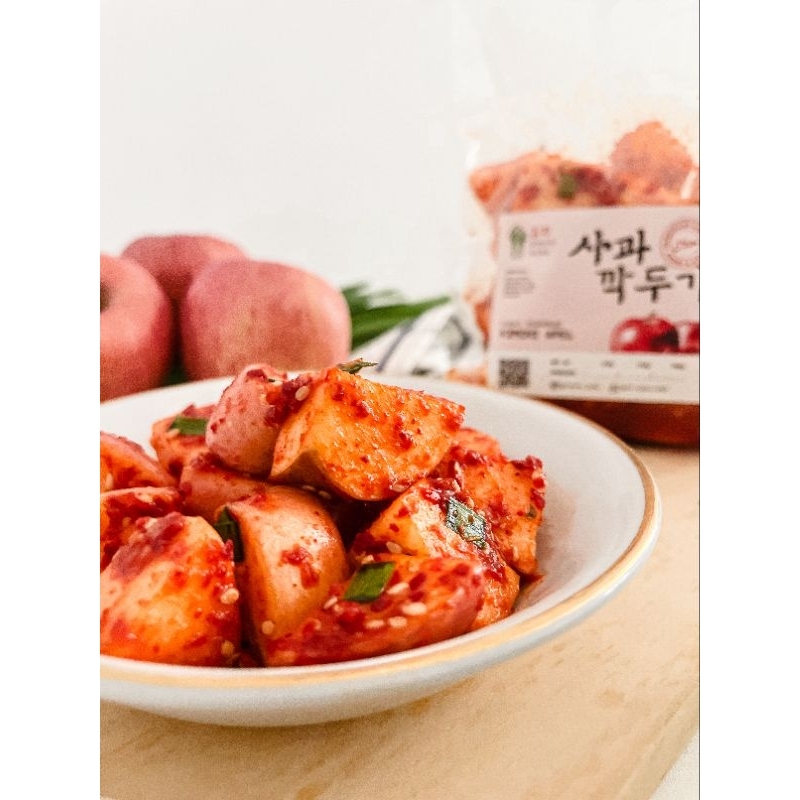 

Kimchi Apel sagwa kkakdugi 250gram