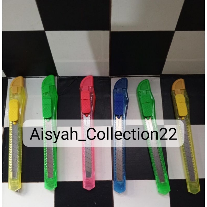 

Cutter Medium Pisau Cutter Transparan Anti Karat (12pcs)