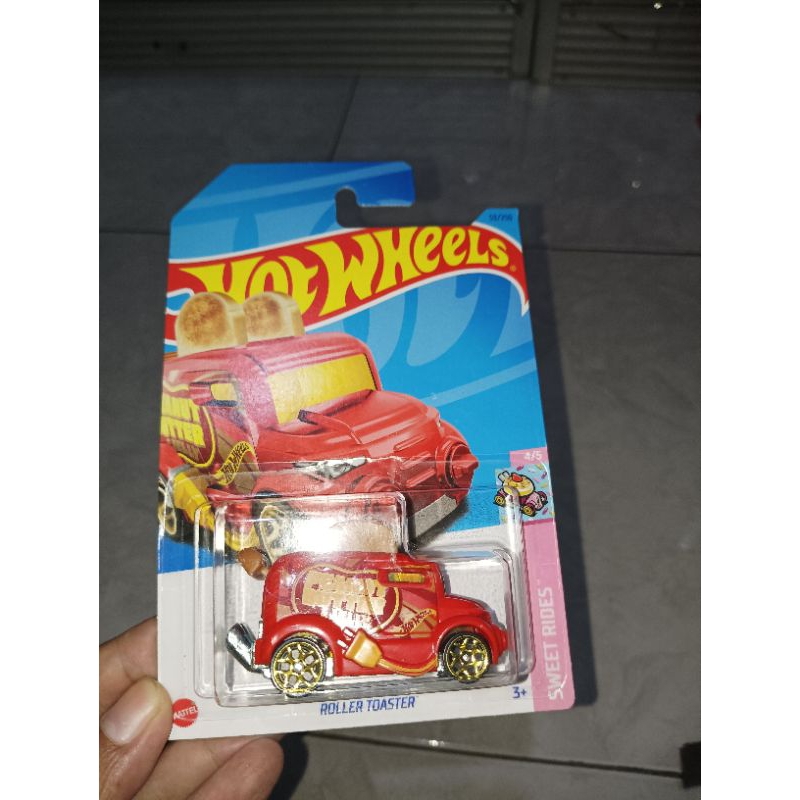Hot wheels ROLLER TOASTER merah