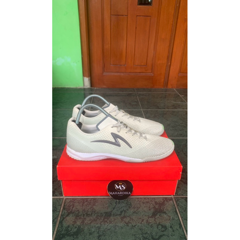Specs light speed omega sz 44
