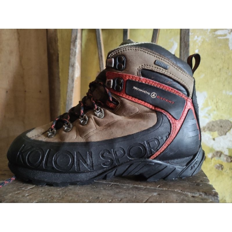 Sepatu Gunung second Kolon Sports size 40